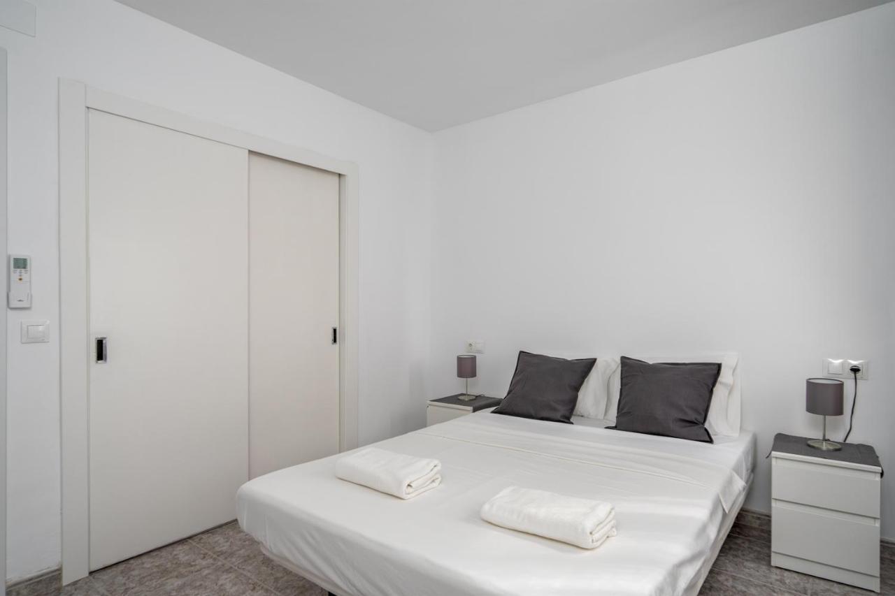 Central Flat With Pool In Fuengirola By Costarentals - Ref 171 Buitenkant foto